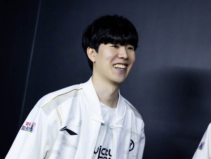 确保了中场 确保了中场