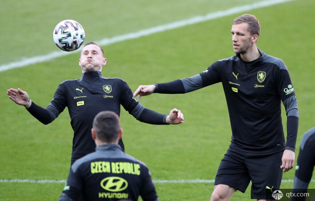 法国队和莫 法国队和莫