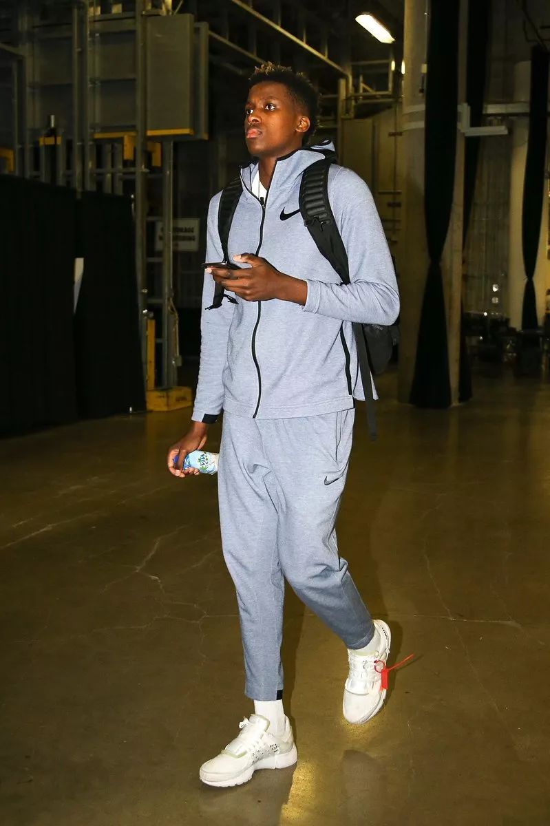 明确边后卫 明确边后卫