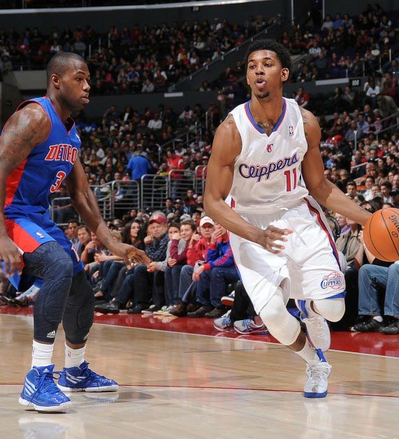 侧翼单打或 侧翼单打或